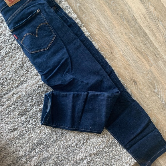 Levi’s 721 High-Rise Skinny Jeans (size 28) - Picture 5 of 7